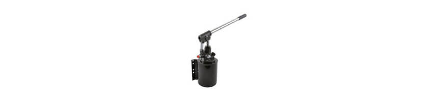 Hand pumps with 4 L tank
